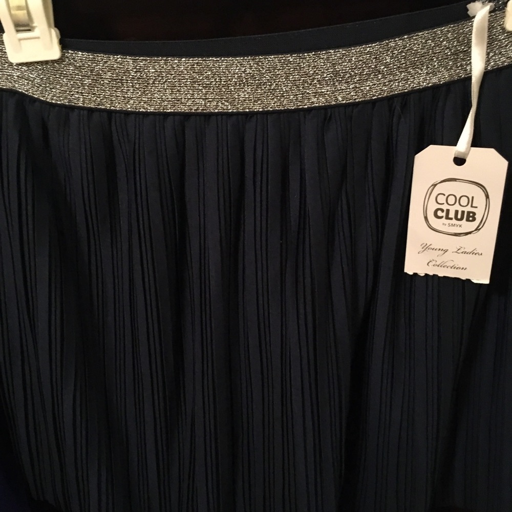 A blak skirt whith tag , new